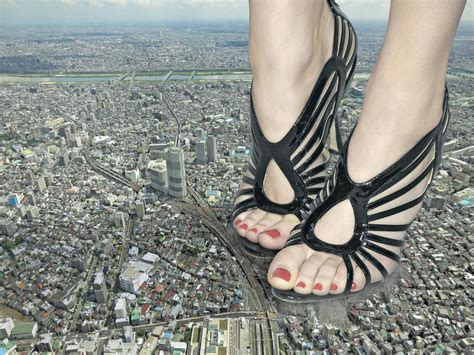 giantess feet clips